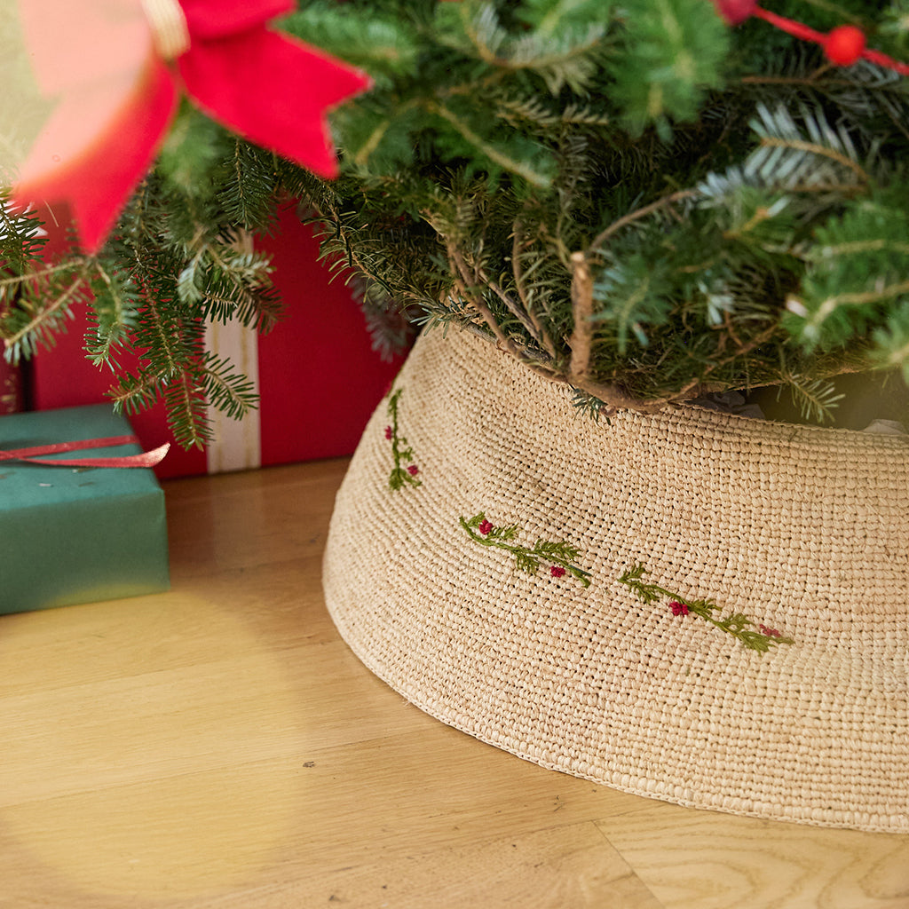 Crocheted Raffia Tree Collar