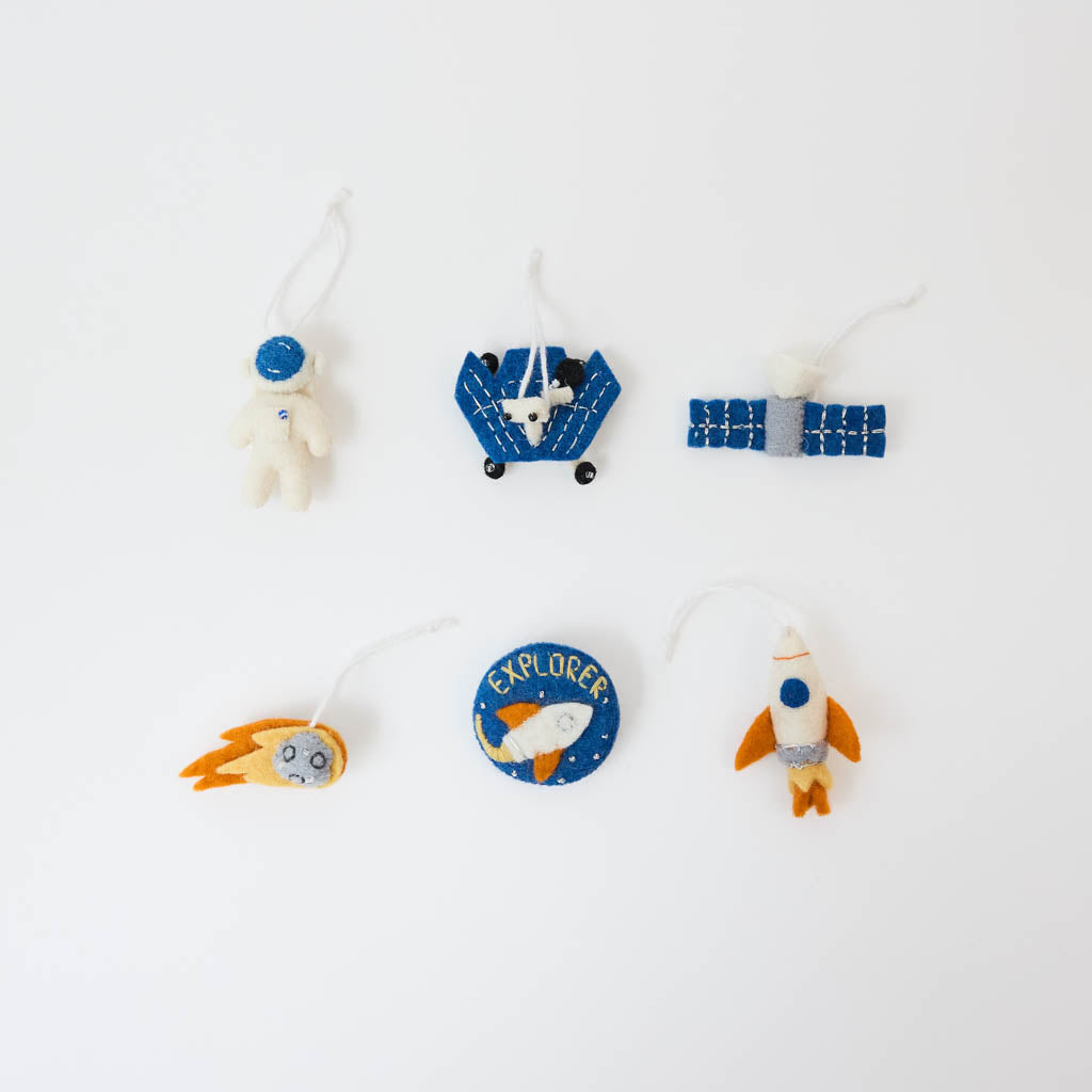 Ornaments - 5 Badge