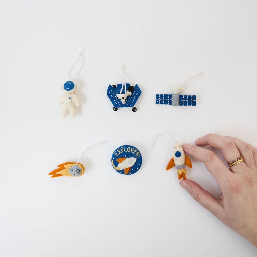 Ornaments - 5 Badge