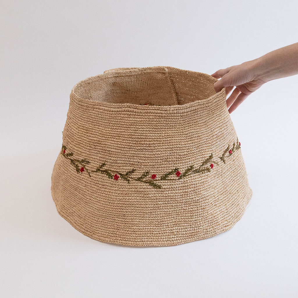 Crocheted Raffia Tree Collar